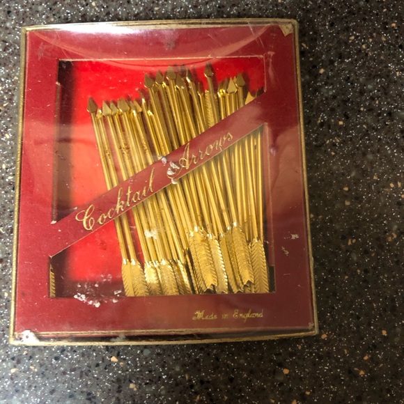 Vintage Gold Cocktail Arrows - Picture 2 of 2